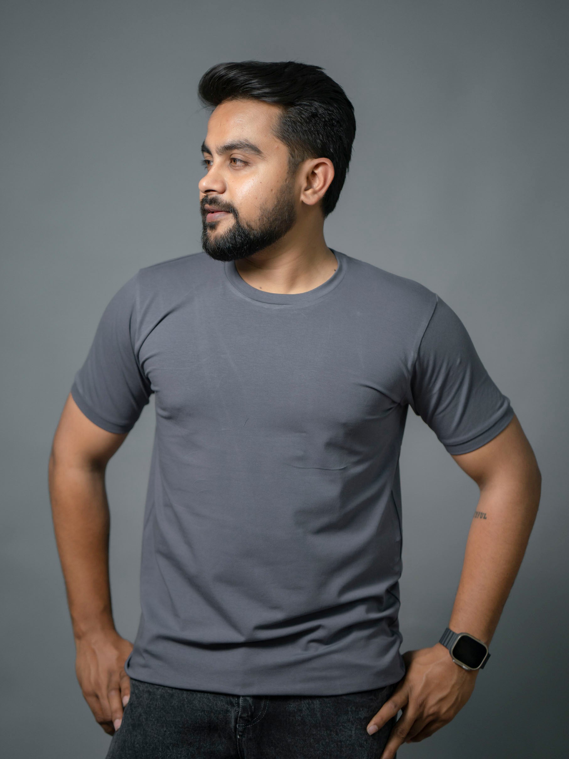 Charcoal Grey Refined Crew Neck Tshirt - The No Name Club