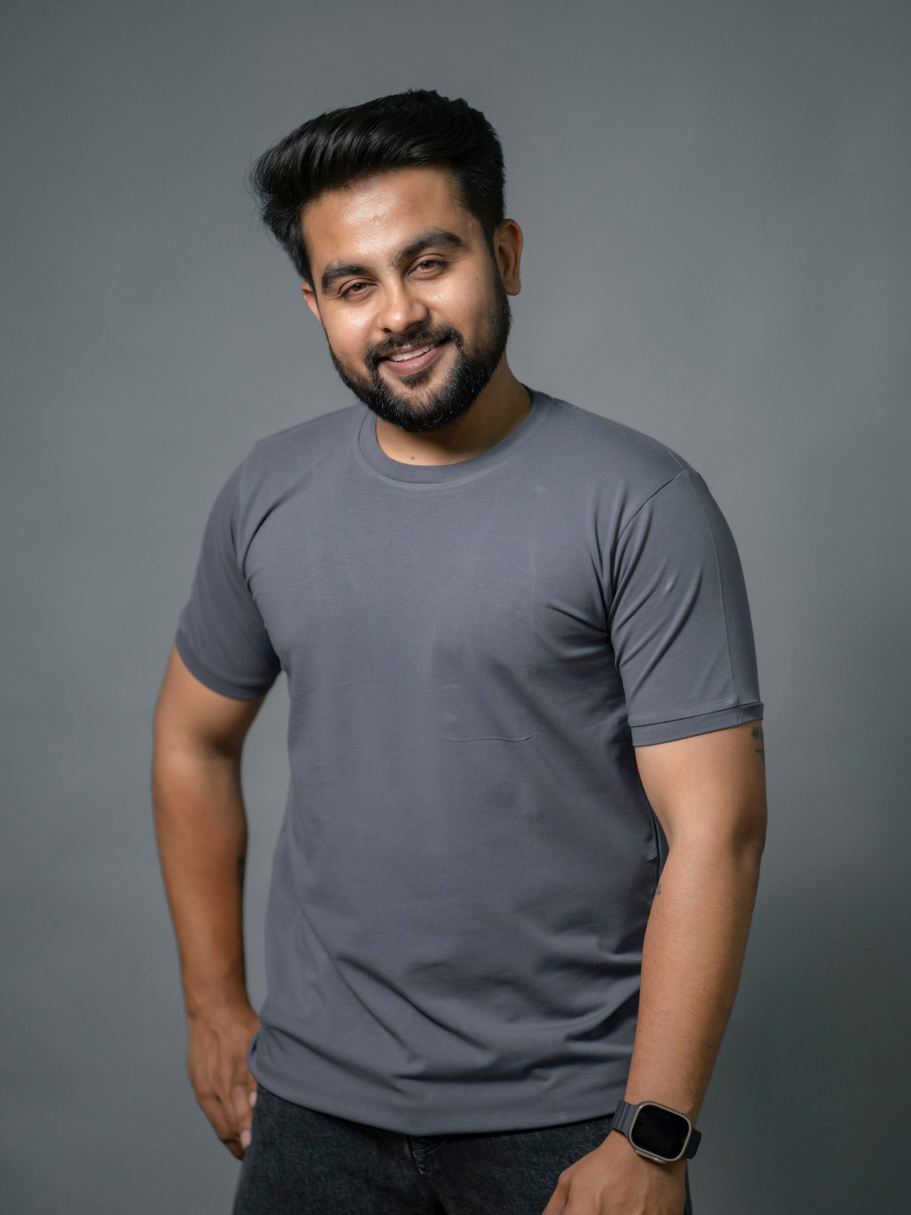 Charcoal Grey Refined Crew Neck Tshirt - The No Name Club