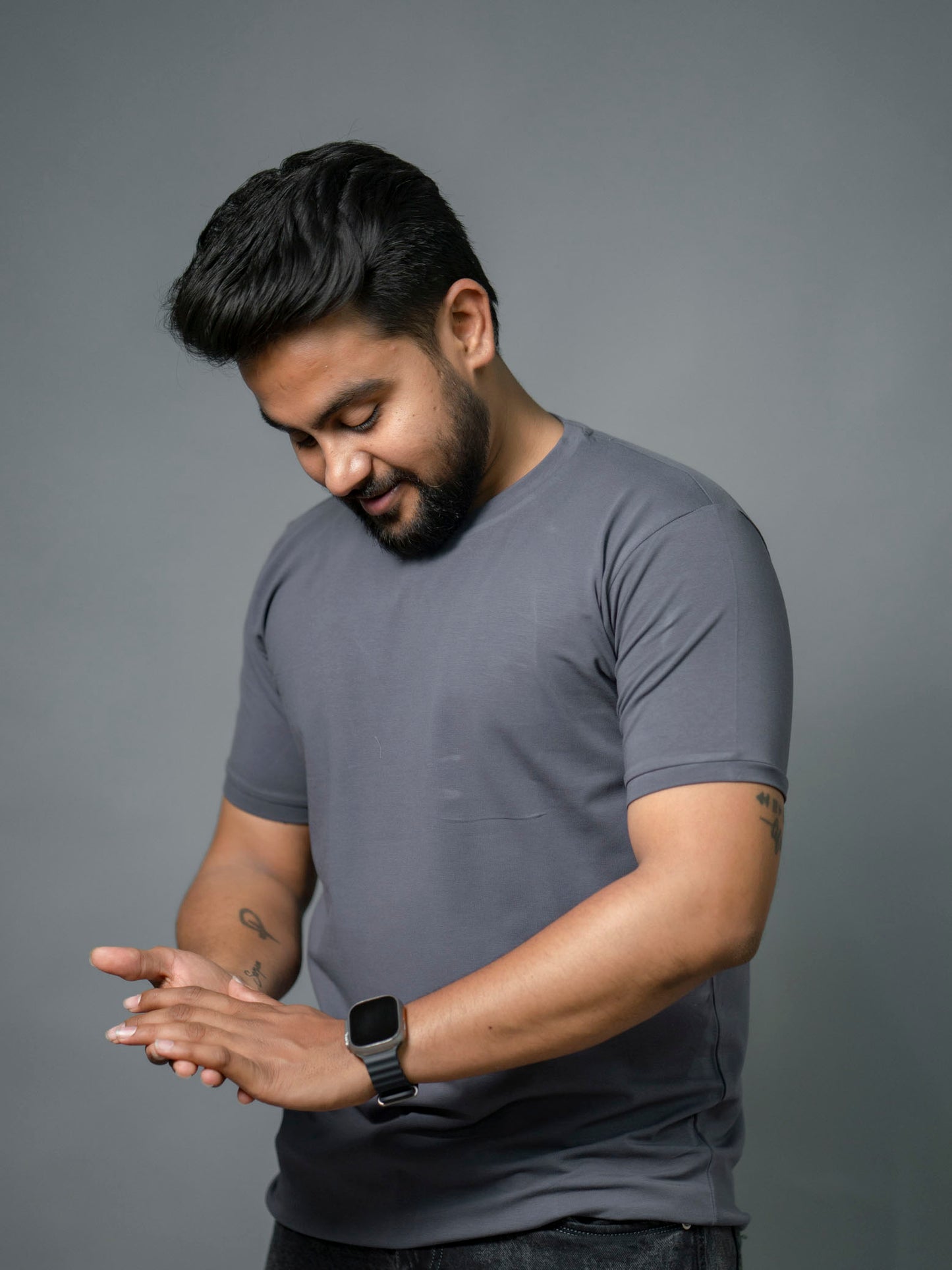 Charcoal Grey Refined Crew Neck Tshirt - The No Name Club